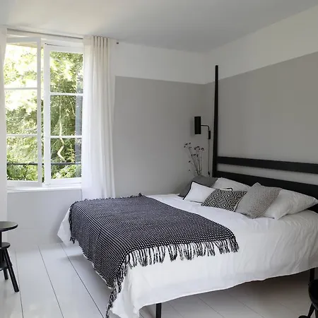 La Maison & L'atelier Guest house