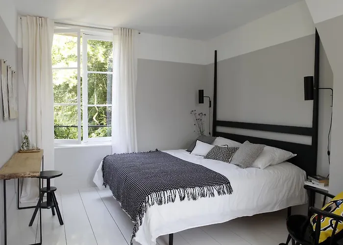 La Maison & L'atelier Guest house